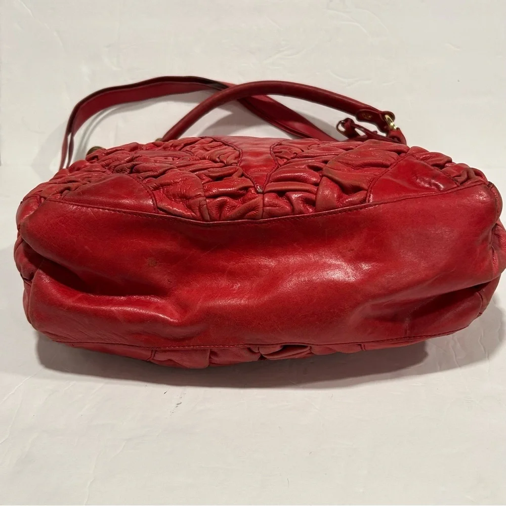 Badgley Mischka Red Ruffled Leather Shoulder Tote Handbag 19